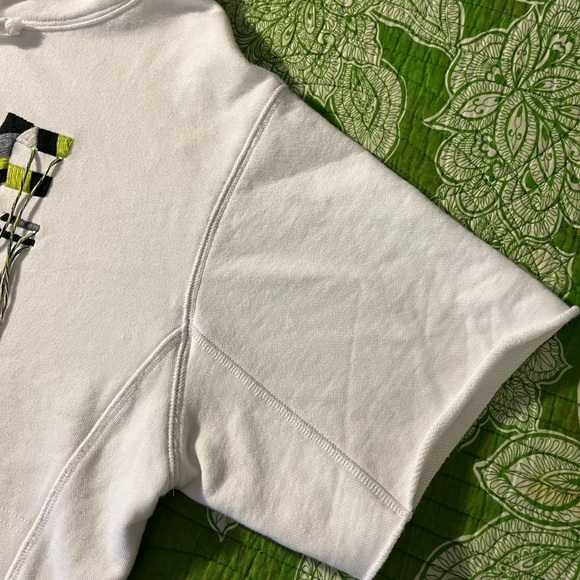 FREE PEOPLE FP MOVEMENT XS/TP WHITE SHORT SLEEVED FRINGED PULLOVER HOODIE - Picture 9 of 10